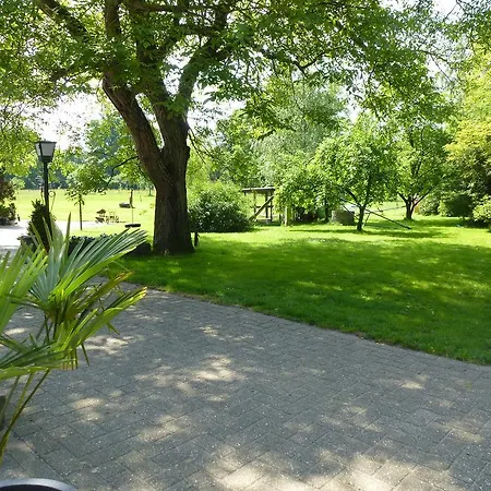 Отель De Lindeboom 3*