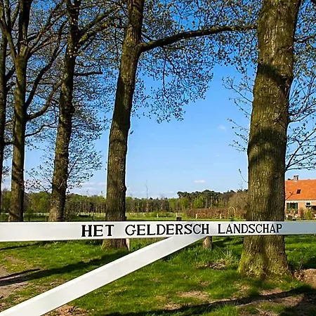 Szálloda De Lindeboom