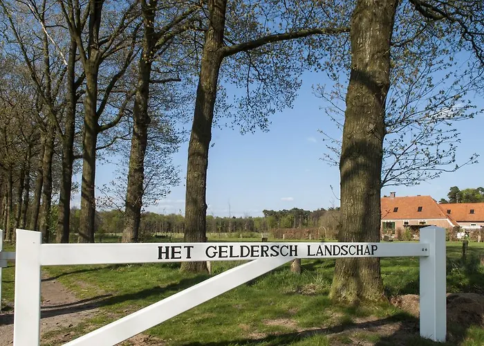 Hotel De Lindeboom 3*