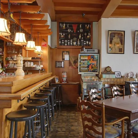 Отель De Lindeboom 3*